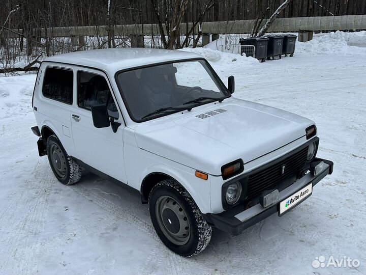 LADA 4x4 (Нива) 1.7 МТ, 2001, 150 000 км