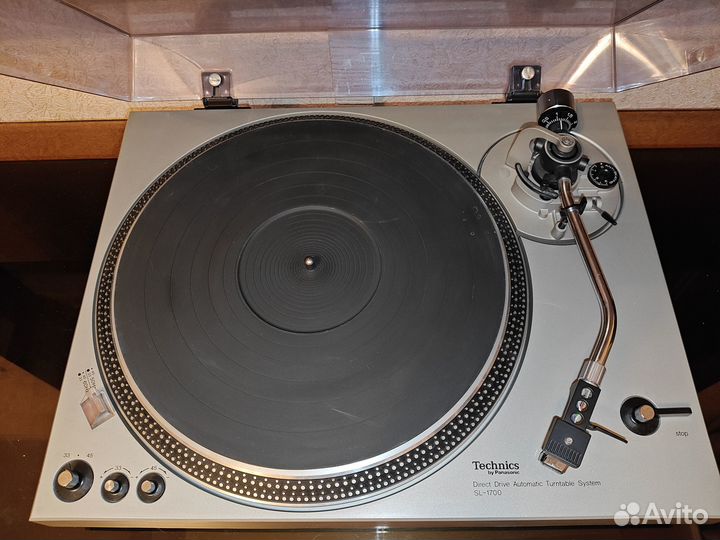 Проигрыватель винила Technics SL-1700