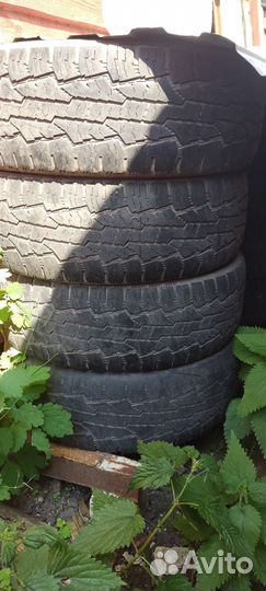 Michelin Defender 215/65 R16