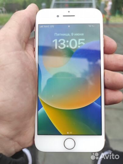 Телефон iPhone 8 64 gb