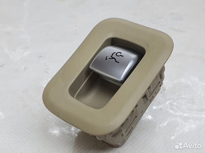 Кнопка открывания багажника Mercedes-Benz C W205