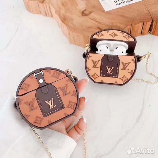 Чехол Louis Vuitton для AirPods