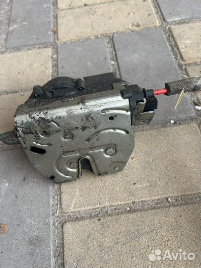 Замок багажника mercedes Ml 164 GL 164