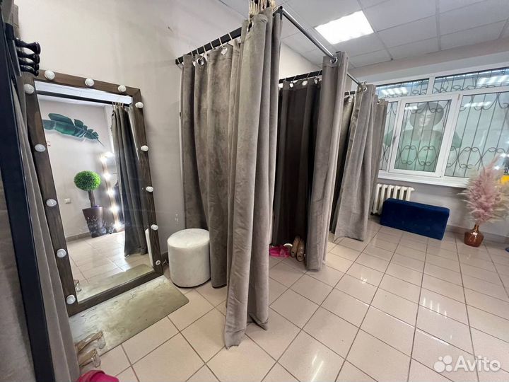 Продам готовый бизнес магазин одежды (шоурум)