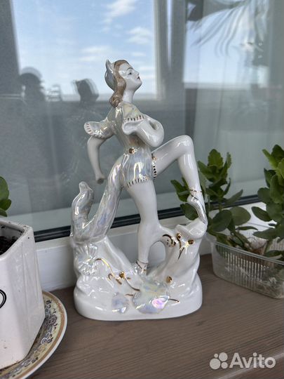 Фарфоровая статуэтка балерина кошка