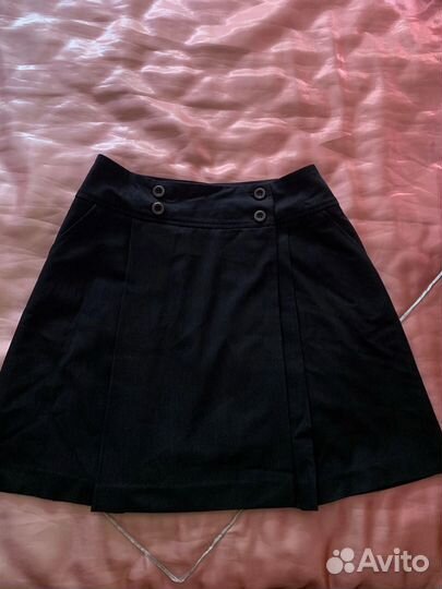 Поодам школьную форму