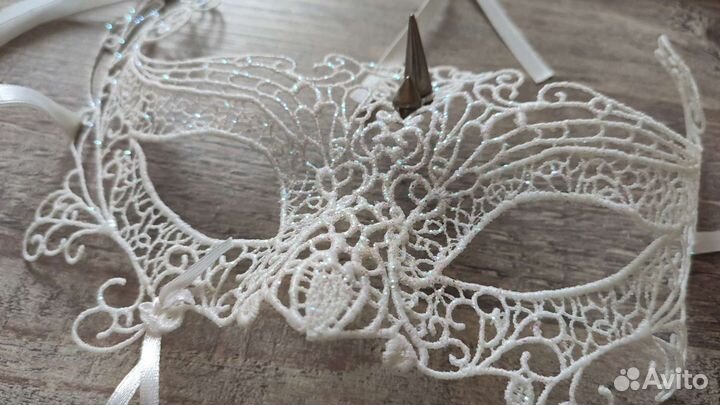 Венецианская карнавальная маска кружево