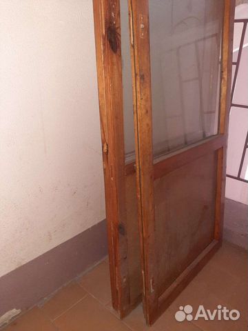 Деревянная балконная дверь