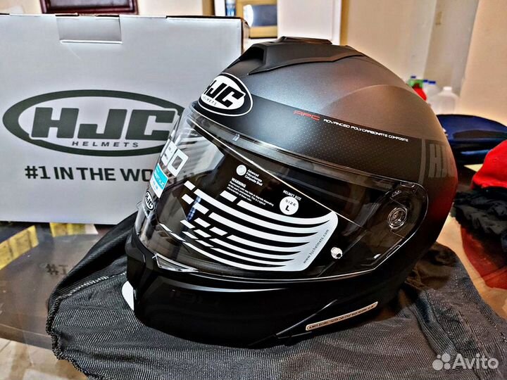 Новые шлемы HJC i90