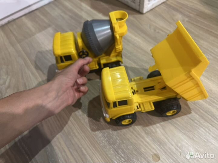 Набор машинок. Крепкий пластик