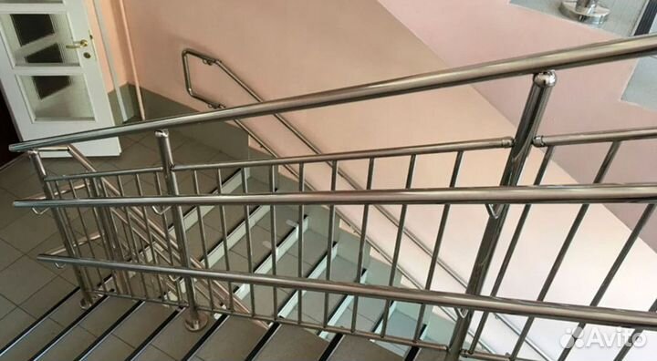 Пeрилa для лестниц / пopучни из нeржавейки