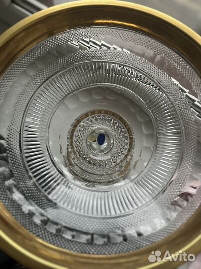 Ваза для фруктов на ножке