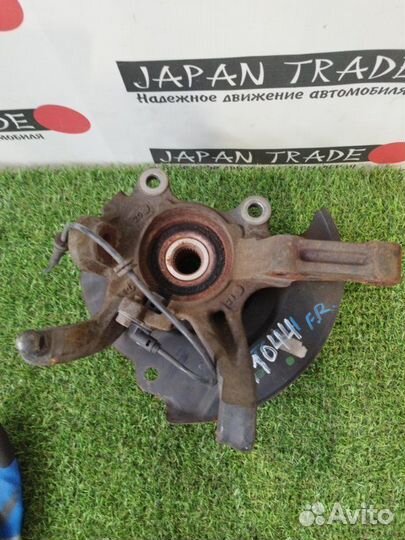 Ступица передняя правая Nissan Serena C24 QR20DE