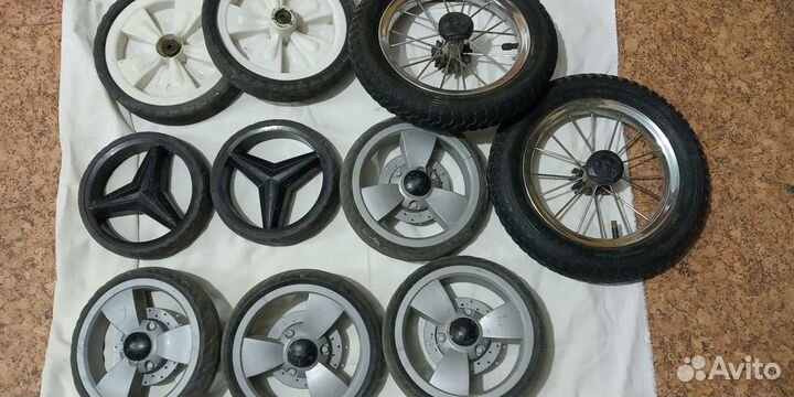 Разные колёса на коляски читайте описание