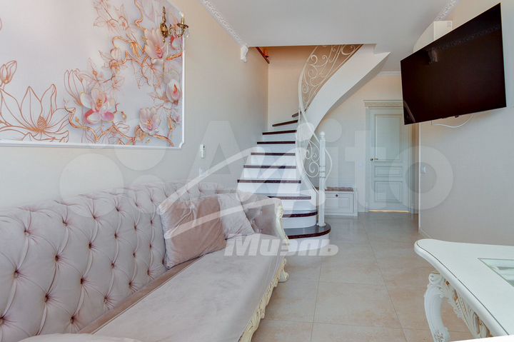 3-к. квартира, 97,7 м², 8/9 эт.