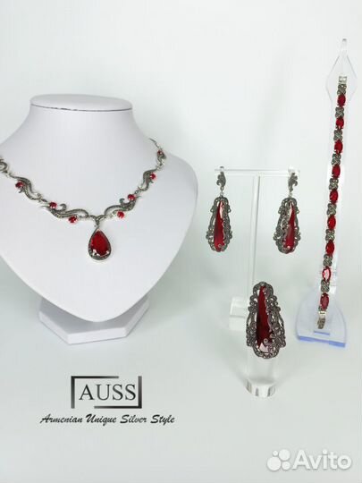 Серебряные серьги с гранатом