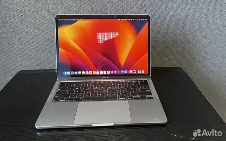 MacBook Pro 13 2020 i7/16/512 новый