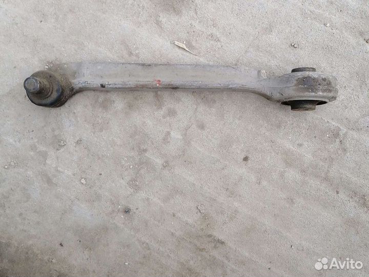 Рычаг верхний прямой Ауди А4б7