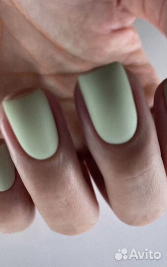 Маникюр и педикюр