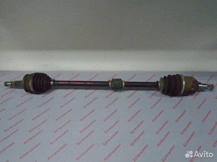 Nissan 39100-AU315 Вал приводной, правый