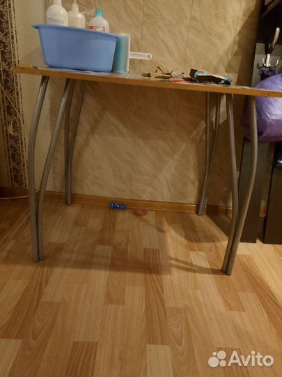 Стол кухонный