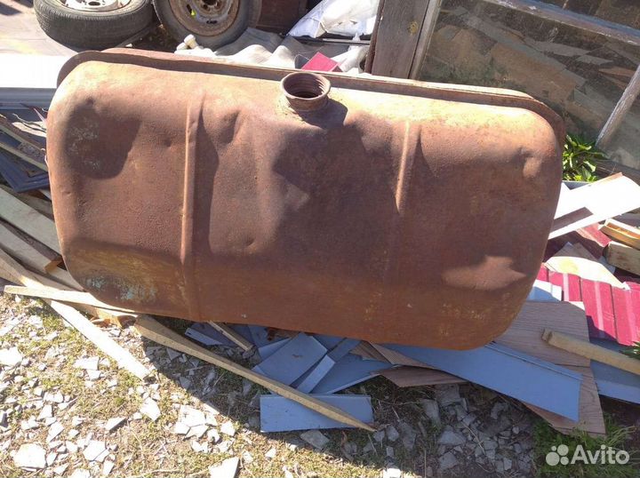 Бак топливный