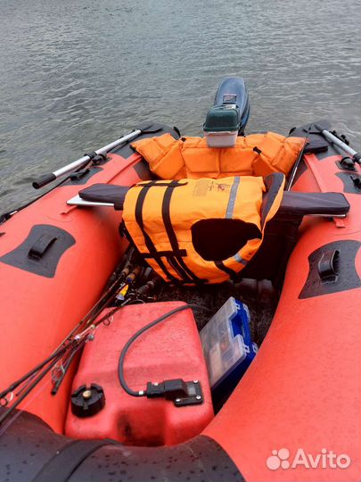 Лодка гладиатор Е380 и мотор 9.9