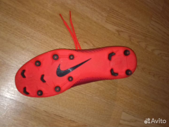 Футбольные бутсы nike шипы