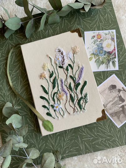 Блокнот ручной работы с вышитой обложкой «Травы»