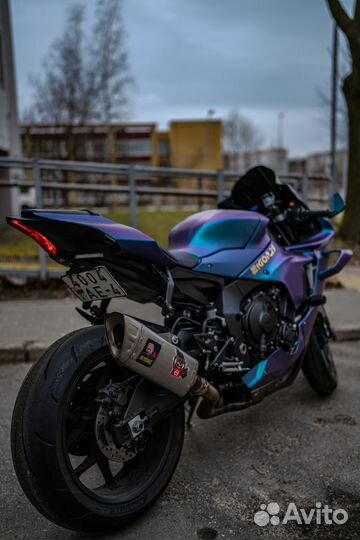 Yamaha R1