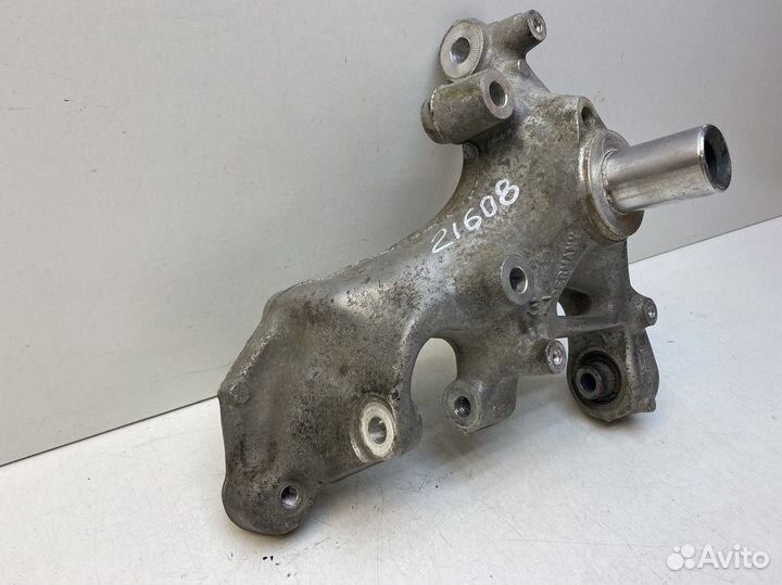 Кулак задний левый Volkswagen Passat B8 2015+