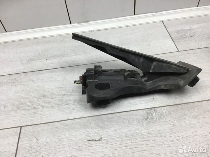 Педаль газа Volkswagen Golf универсал BLS 2007