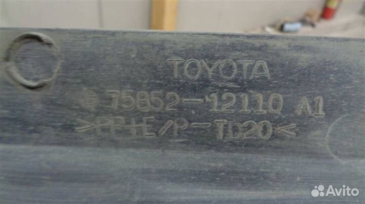 Накладка порога (наружная) левая Toyota Corolla E