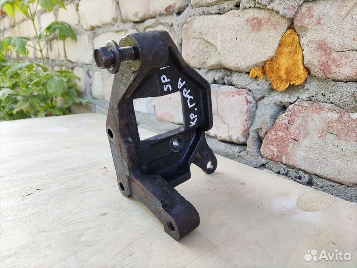 Кронштейн гура Спортейдж 1 Kia Sportage 1