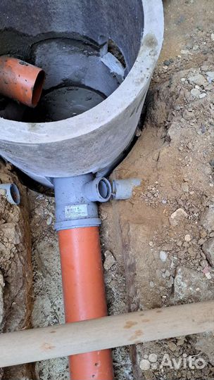 Прокладка труб канализации и водопровода