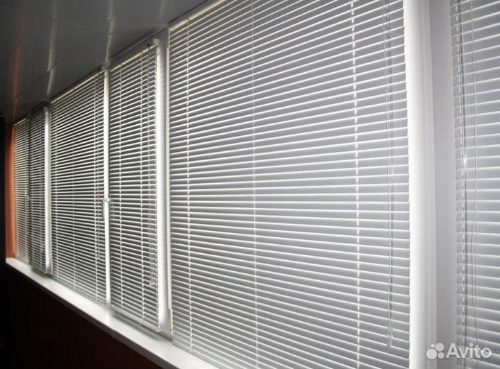 Жалюзи на лоджию и балкон