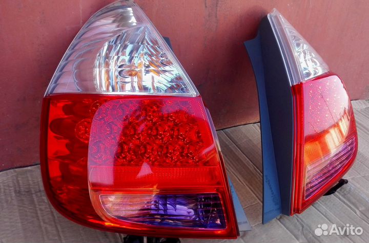 Стоп сигнал хонда фит 2005г GD3 правый