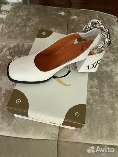 Босоножки женские 39 размер натуральная кожа новые