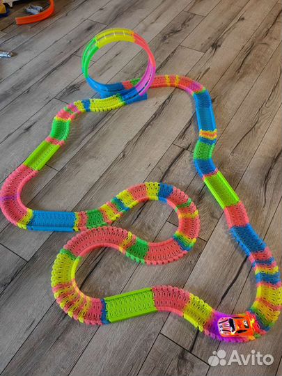 Гибкий трек с машинками