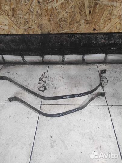 Хомуты крепления бензобака Nissan Tiida C11