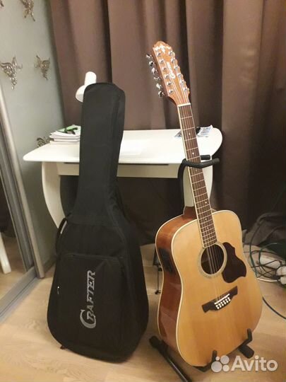 Продаю аккустическую 12-струнную гитару