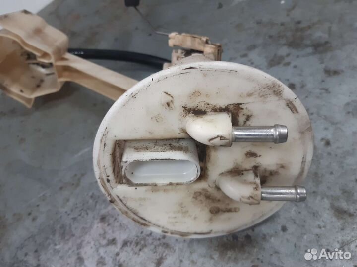 Датчик уровня топлива Volkswagen passat b5