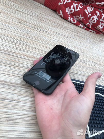 iPhone SE (2020), 64 ГБ