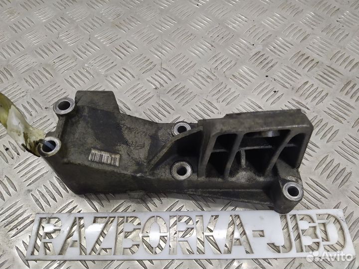 Кронштейн двигателя левый Iveco Daily E IV 2.3 HPI