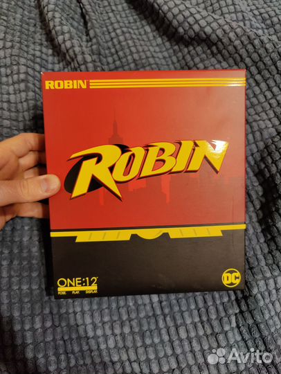 Mezco Robin