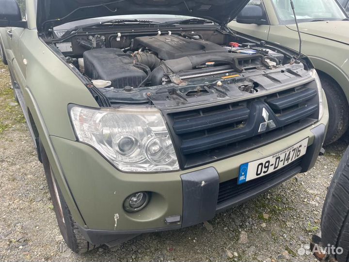 Накладка на порог mitsubishi pajero 4 2009