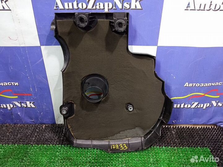 Декоративная накладка двигателя Nissan Pathfinder