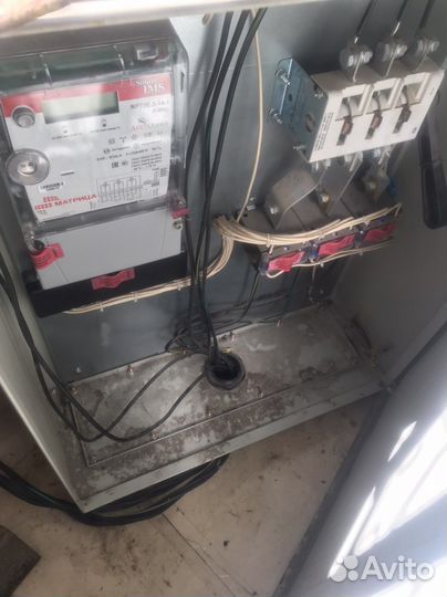 Счетчик электрический трехфазный