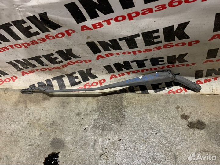 Поводок дворника Ford Mondeo 3 универсал