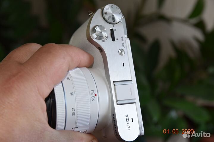 Фотоаппарат samsung nx 300 с обьективом 20-50мм